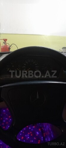 Mercedes E 220 1995, 250,000 km - 2.2 l - Bakı