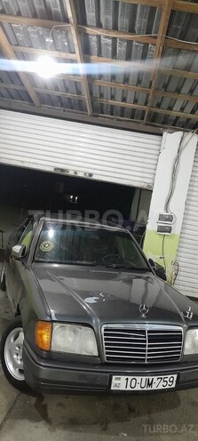 Mercedes E 220 1995, 250,000 km - 2.2 l - Bakı