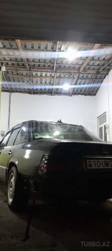 Mercedes E 220 1995, 250,000 km - 2.2 l - Bakı