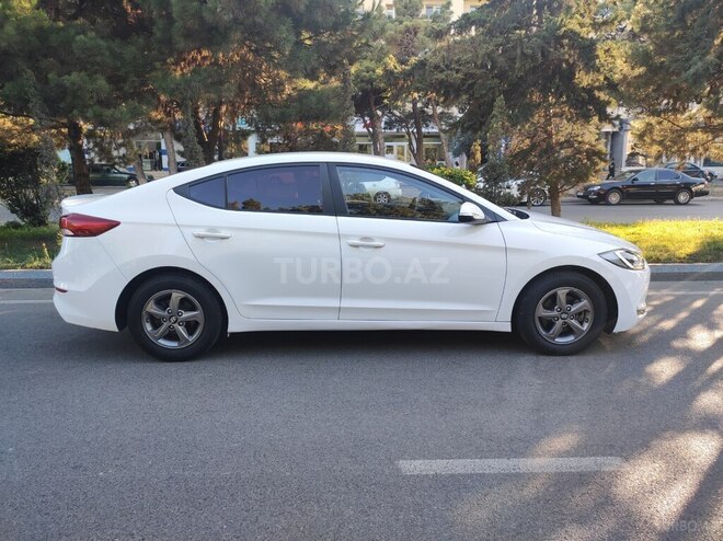 Hyundai Avante-7