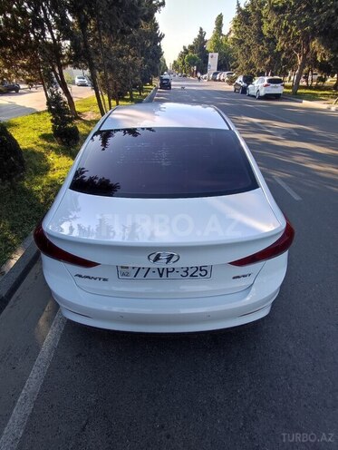 Hyundai Avante-5