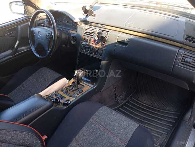 Mercedes E 270 2001, 350,000 km - 2.7 l - Bakı