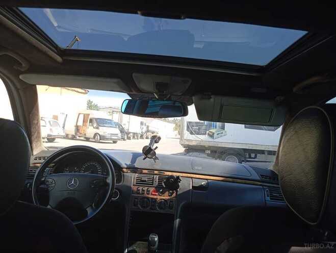 Mercedes E 270 2001, 350,000 km - 2.7 l - Bakı