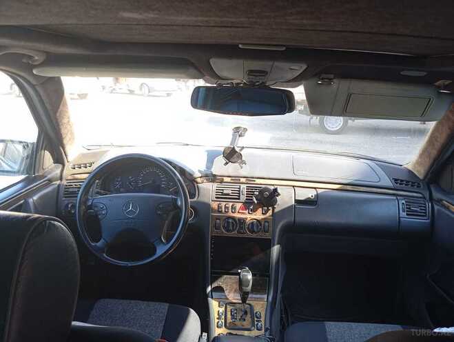 Mercedes E 270 2001, 350,000 km - 2.7 l - Bakı