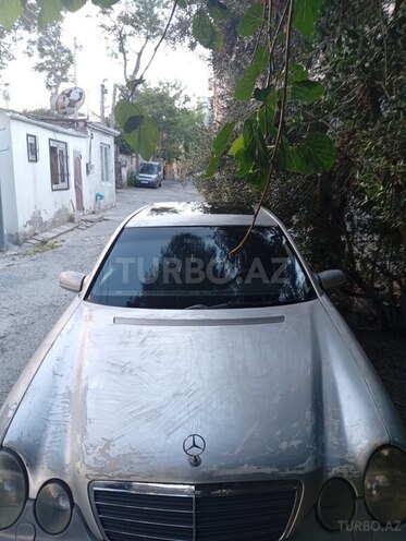 Mercedes E 320 2001, 298,000 km - 3.2 l - Bakı
