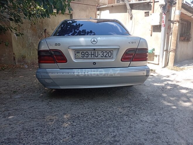 Mercedes E 320 2001, 298,000 km - 3.2 l - Bakı