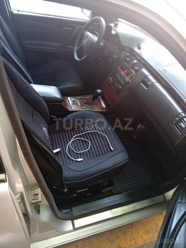 Mercedes E 320 2001, 298,000 km - 3.2 l - Bakı