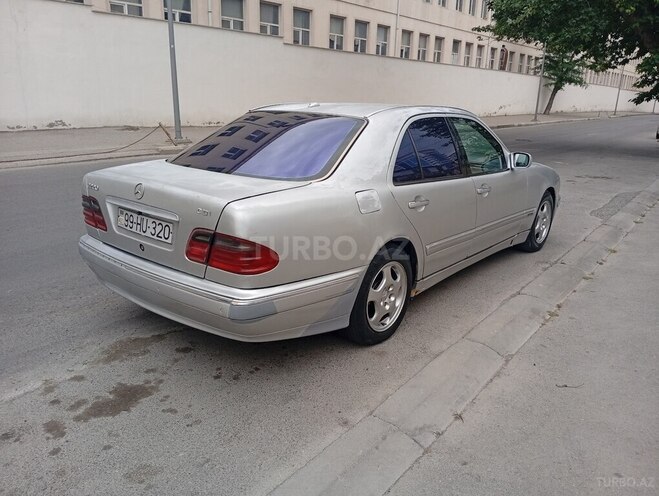 Mercedes E 320 2001, 298,000 km - 3.2 l - Bakı