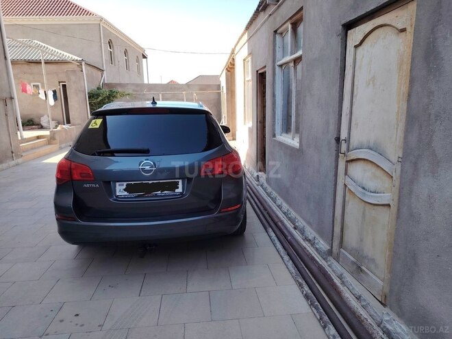Opel Astra 2011, 230,000 km - 1.4 l - Bakı
