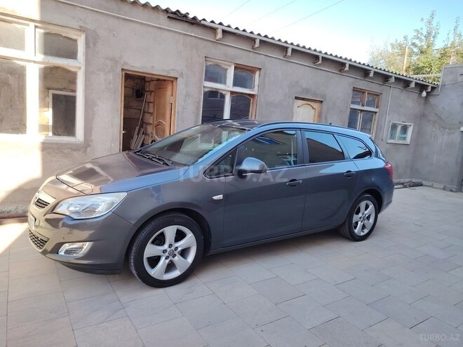 Opel Astra 2011, 230,000 km - 1.4 l - Bakı