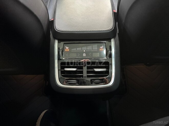 Volvo XC90-11