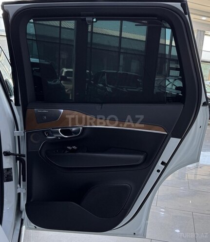 Volvo XC90-13