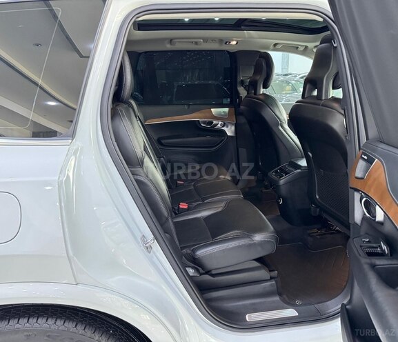 Volvo XC90-12