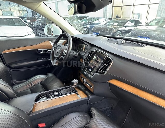Volvo XC90-17