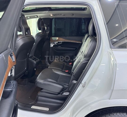 Volvo XC90-14