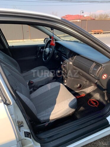 Opel Vectra 1999, 462,231 km - 1.8 l - Zaqatala