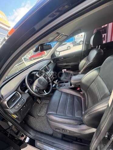 Kia Sorento-12