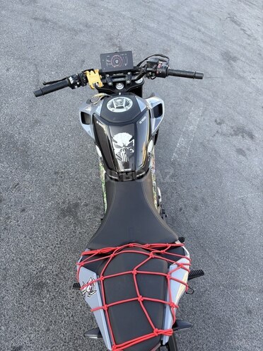 CFMOTO 300 NK-6