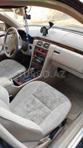 Mercedes E 240 1998, 155,000 km - 2.4 l - Bakı