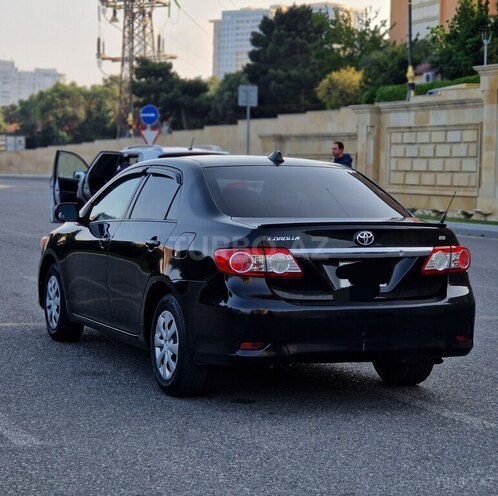 Toyota Corolla 2011, 296,000 km - 1.8 l - Bakı