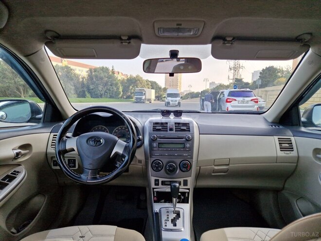 Toyota Corolla 2011, 296,000 km - 1.8 l - Bakı
