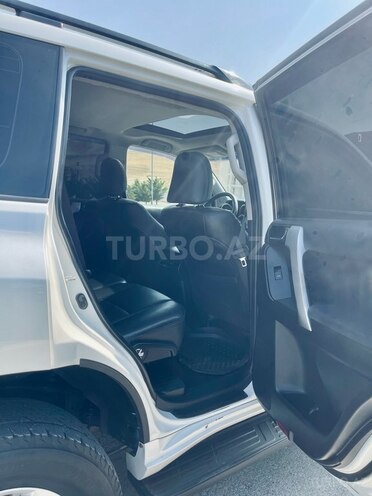 Toyota Land Cruiser Prado-12