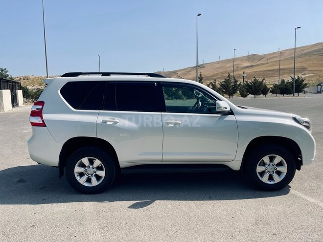Toyota Land Cruiser Prado-5