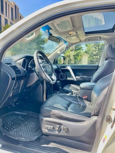Toyota Land Cruiser Prado-6