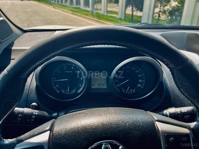 Toyota Land Cruiser Prado-7