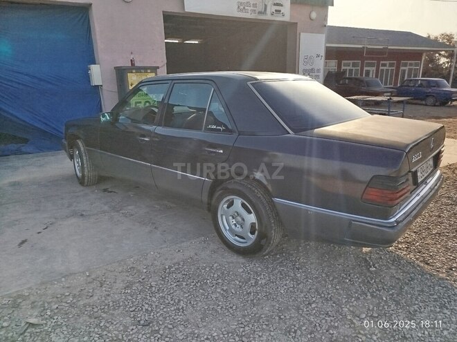 Mercedes E 220 1993, 510,000 km - 2.2 l - İmişli
