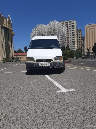Ford Transit-11