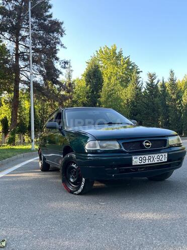 Opel Astra 1995, 295,000 km - 1.6 l - Mingəçevir