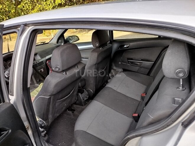 Opel Astra 2006, 290,000 km - 1.3 l - Yevlax