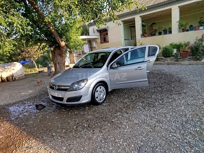 Opel Astra 2006, 290,000 km - 1.3 l - Yevlax
