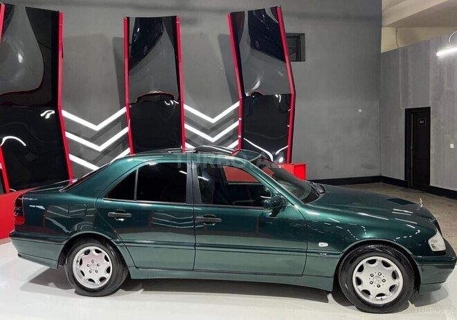 Mercedes E 220 d 1999, 303,033 km - 2.2 l - Sumqayıt