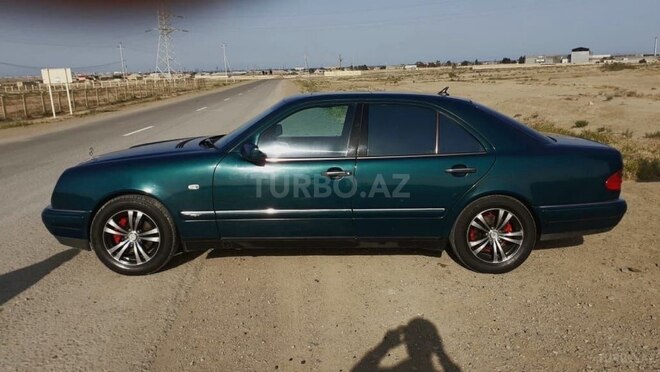 Mercedes E 240 1998, 330,000 km - 2.4 l - Bakı