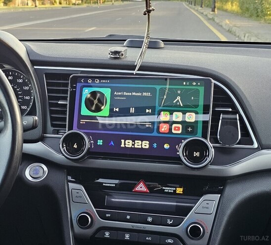 Hyundai Elantra-7