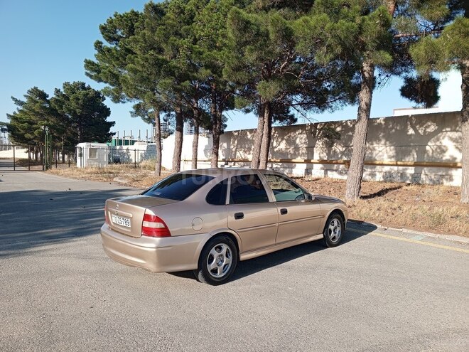 Opel Vectra 1998, 301,827 km - 1.8 l - Sumqayıt