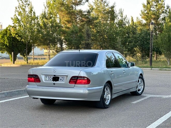 Mercedes E 240 1999, 381,878 km - 2.6 l - Saatlı