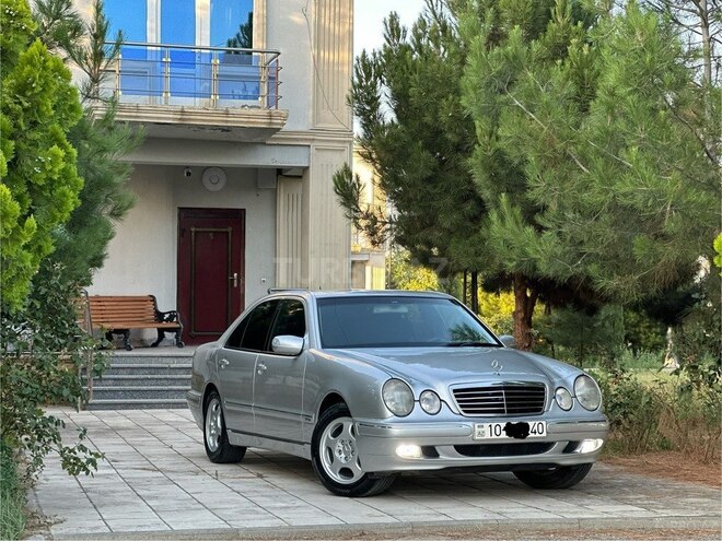 Mercedes E 240 1999, 381,878 km - 2.6 l - Saatlı