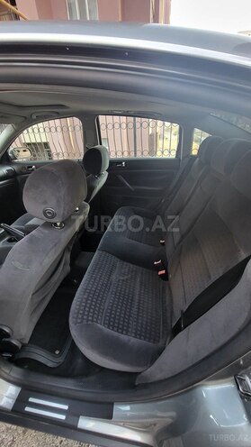 Volkswagen Passat 2002, 209,215 km - 1.8 l - Bakı