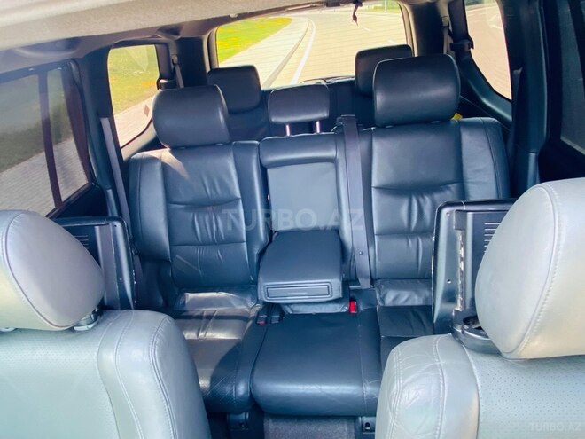 Toyota Land Cruiser Prado-10
