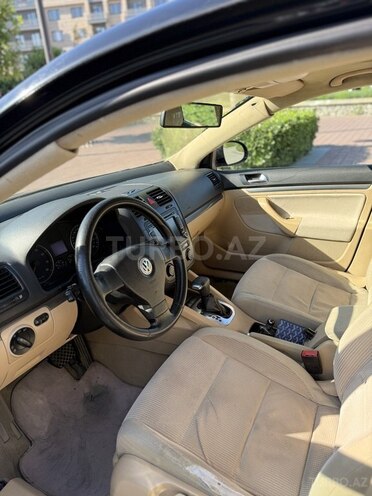 Volkswagen Jetta-4