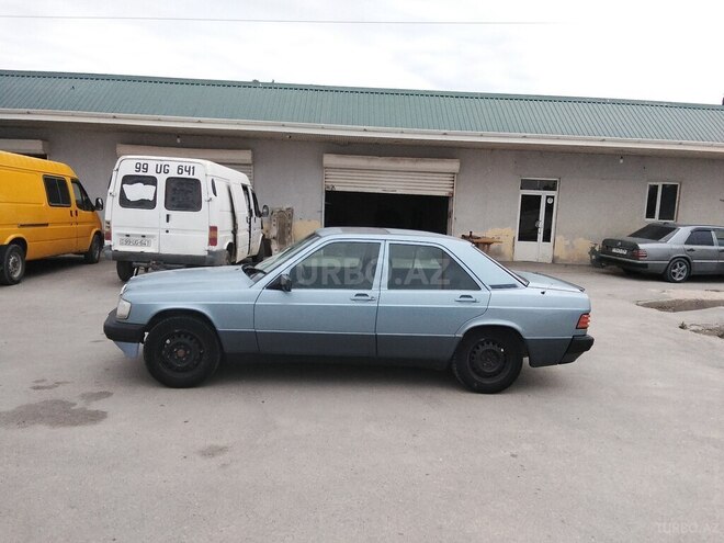 Mercedes 190 1990, 500,000 km - 2.0 л - Salyan