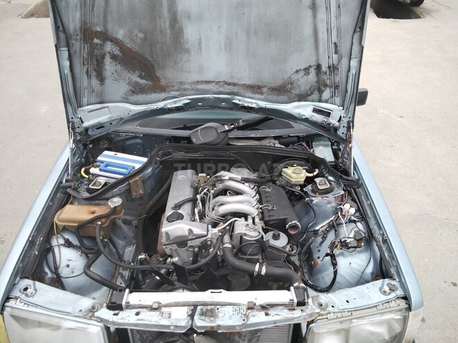 Mercedes 190 1990, 500,000 km - 2.0 л - Salyan