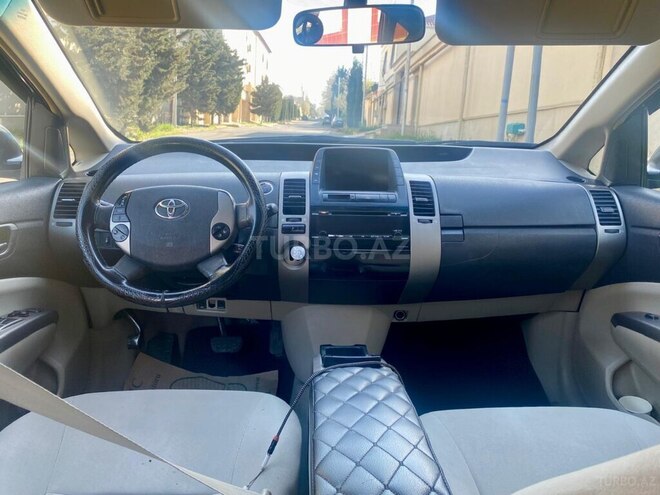 Toyota Prius-3