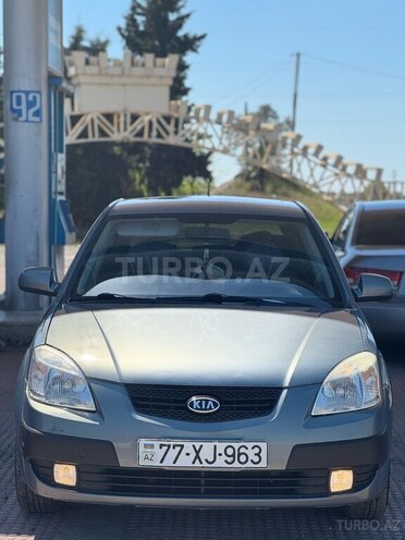 Kia Rio 2009, 245,000 km - 1.4 l - Salyan