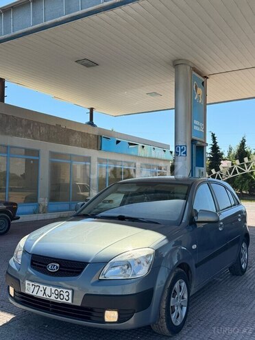 Kia Rio 2009, 245,000 km - 1.4 l - Salyan