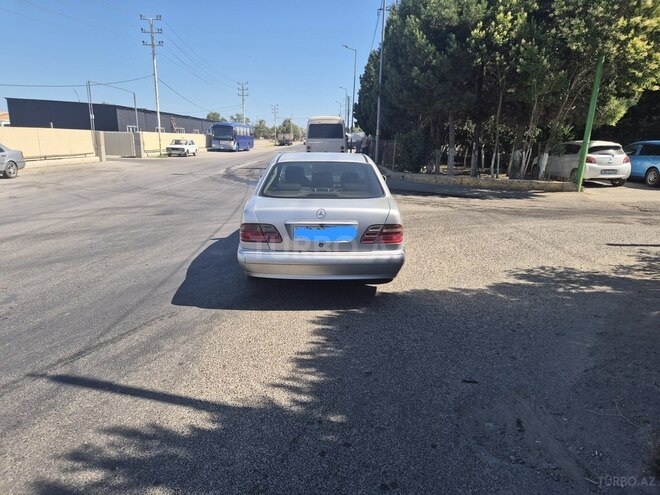 Mercedes E 220 d 2000, 395,800 km - 2.2 l - Sumqayıt