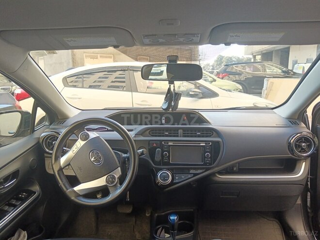 Toyota Prius C 2015, 114,263 km - 1.5 l - Bakı